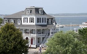 Inn At Old Harbor